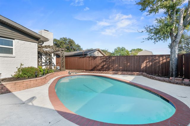 2008 E Peters Colony Road, Carrollton, TX 75007