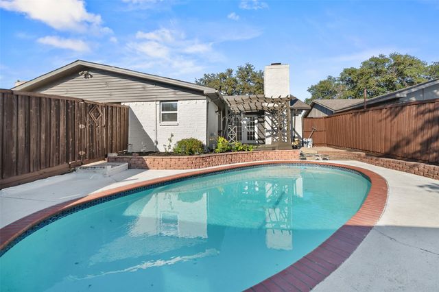 2008 E Peters Colony Road, Carrollton, TX 75007