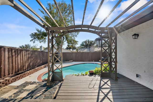 2008 E Peters Colony Road, Carrollton, TX 75007