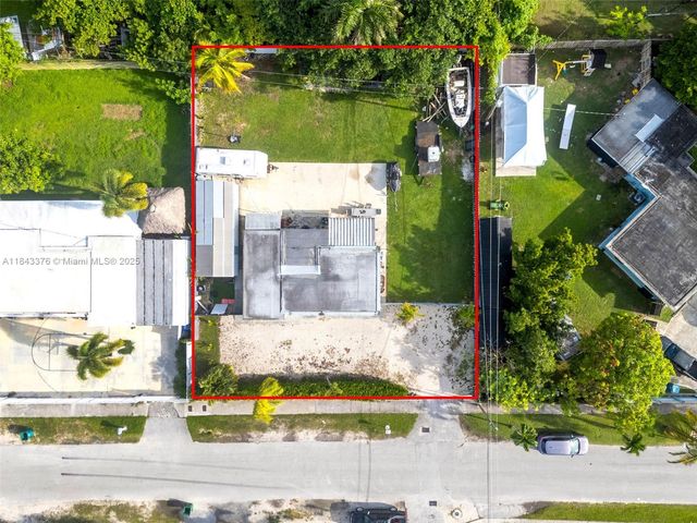 15530 Harrison Dr, Homestead, FL 33033