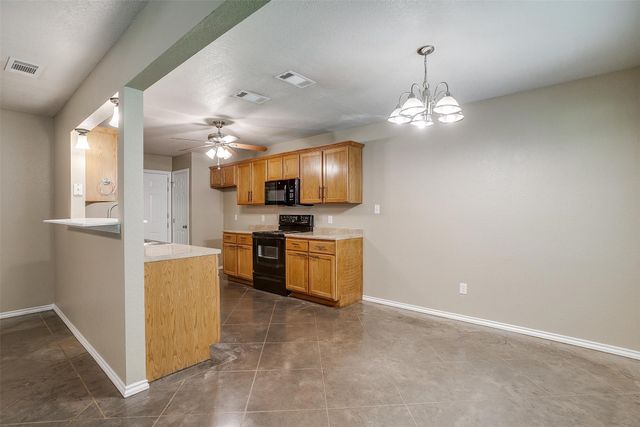 1414 Cheyenne Trail, Granbury, TX 76048