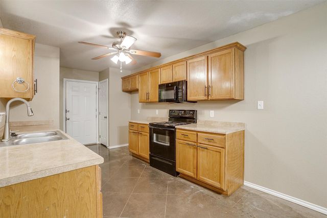 1414 Cheyenne Trail, Granbury, TX 76048