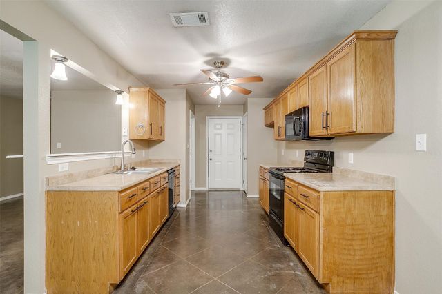 1414 Cheyenne Trail, Granbury, TX 76048