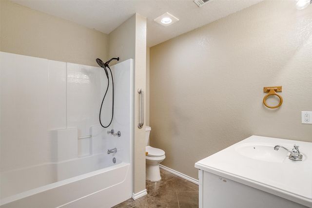 1414 Cheyenne Trail, Granbury, TX 76048