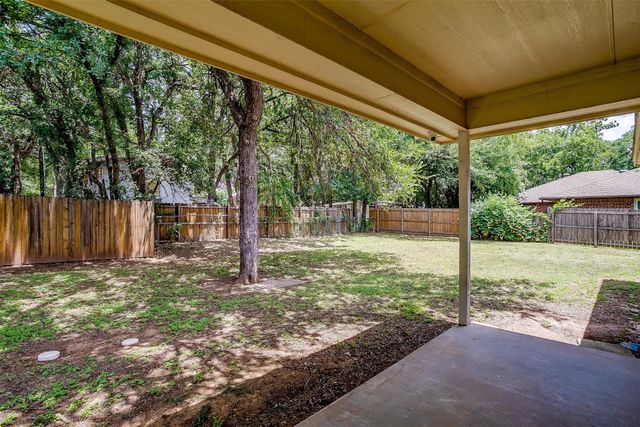 1414 Cheyenne Trail, Granbury, TX 76048