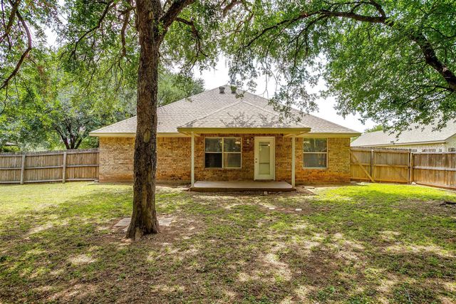 1414 Cheyenne Trail, Granbury, TX 76048