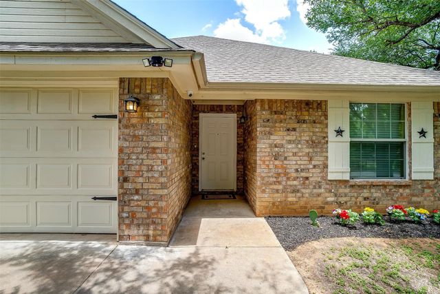 1414 Cheyenne Trail, Granbury, TX 76048