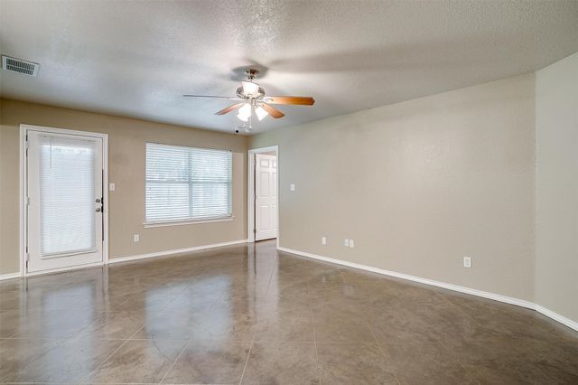 1414 Cheyenne Trail, Granbury, TX 76048