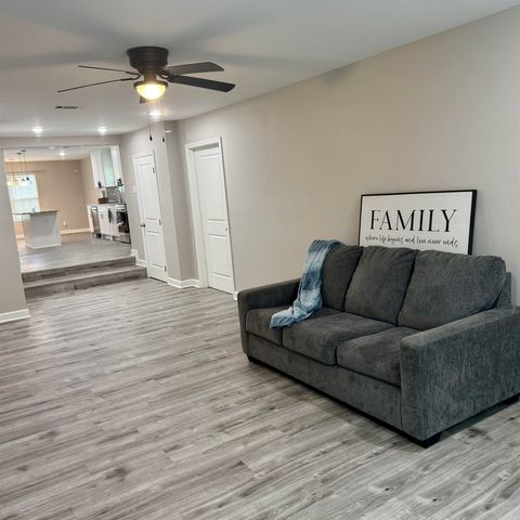 818 E 14th St., North Little Rock, AR 72114