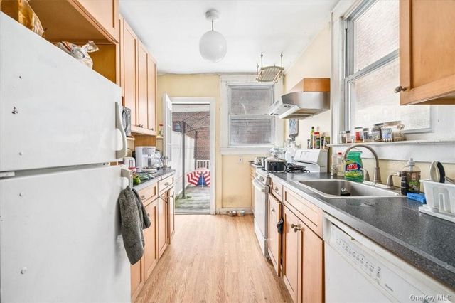 3805 Sedgwick Avenue, Bronx, NY 10463