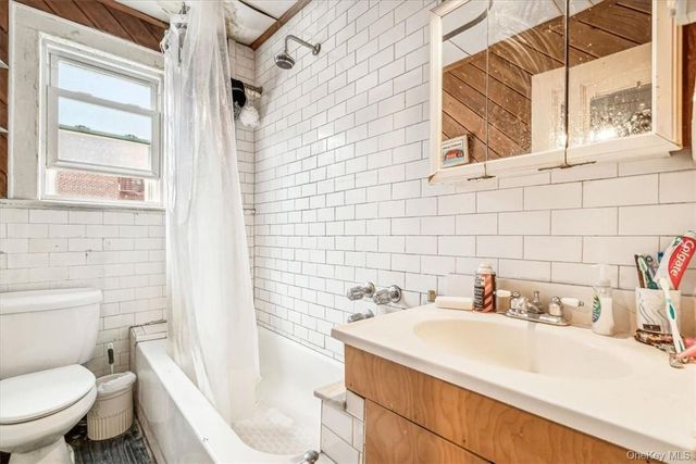 3805 Sedgwick Avenue, Bronx, NY 10463