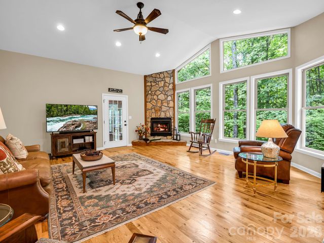 131 Arcadia Falls Way, Black Mountain, NC 28711