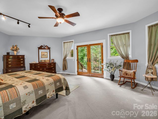 131 Arcadia Falls Way, Black Mountain, NC 28711