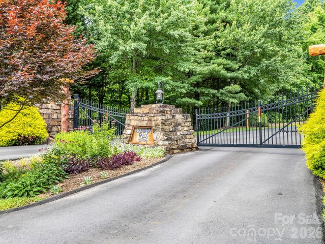 131 Arcadia Falls Way, Black Mountain, NC 28711