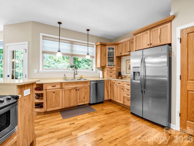 131 Arcadia Falls Way, Black Mountain, NC 28711