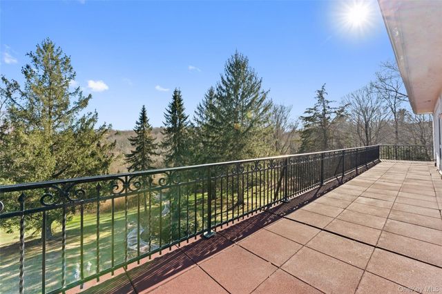 105 Cross Pond Road, Pound Ridge, NY 10576