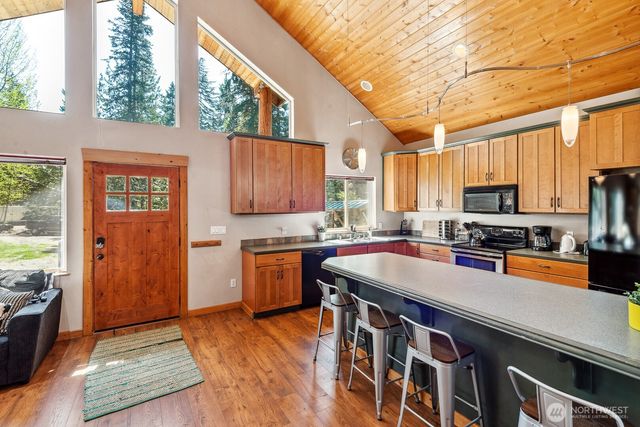 251 Kachess River Road, Easton, WA 98925