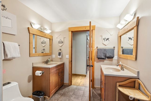 251 Kachess River Road, Easton, WA 98925