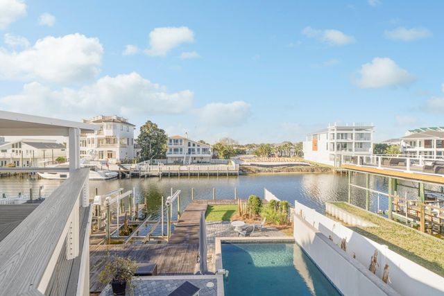 517 Osceola Drive, Destin, FL 32541