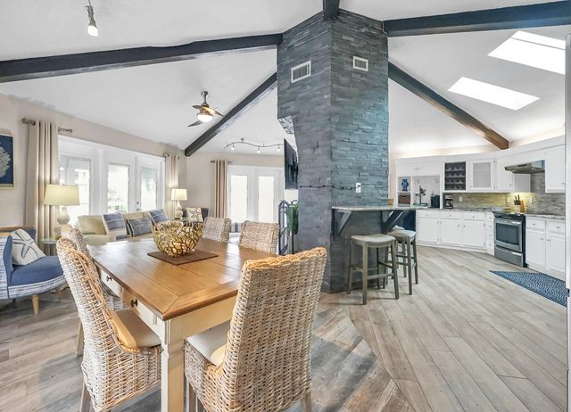 517 Osceola Drive, Destin, FL 32541