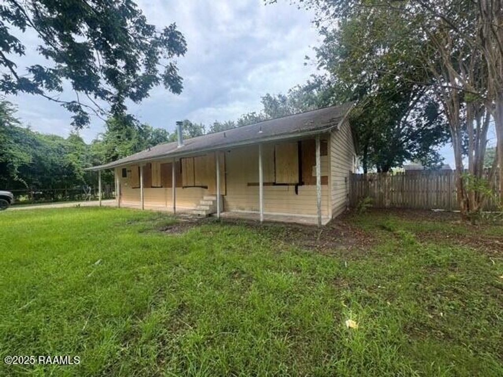 1084 Vieux Jacquet Road, Broussard, LA 70518