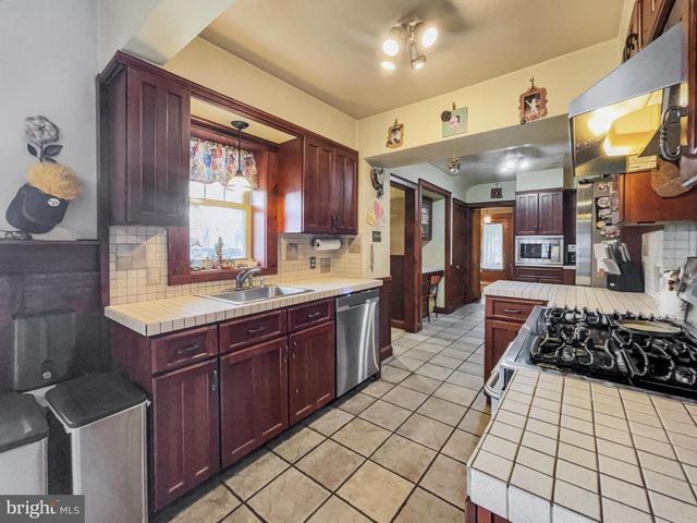 4125 W MARKET ST, York, PA 17408