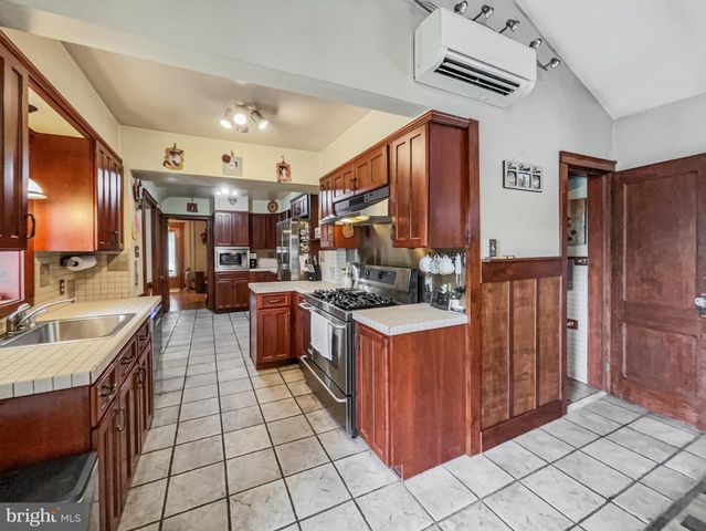 4125 W MARKET ST, York, PA 17408