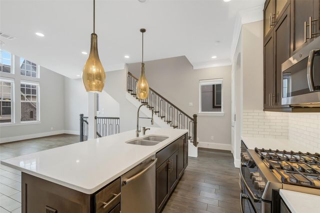 8336 Ginger Oak Street, Houston, TX 77055