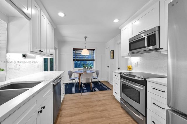378 SW 33rd Ter, Deerfield Beach, FL 33442