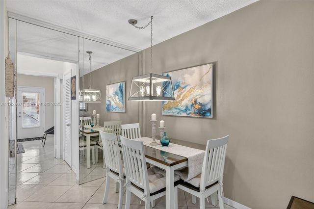 800 SW 10th Ter 4T, Hallandale Beach, FL 33009