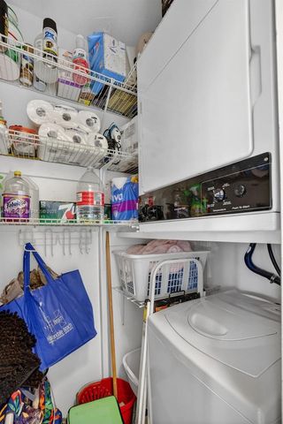 800 SW 10th Ter 4T, Hallandale Beach, FL 33009