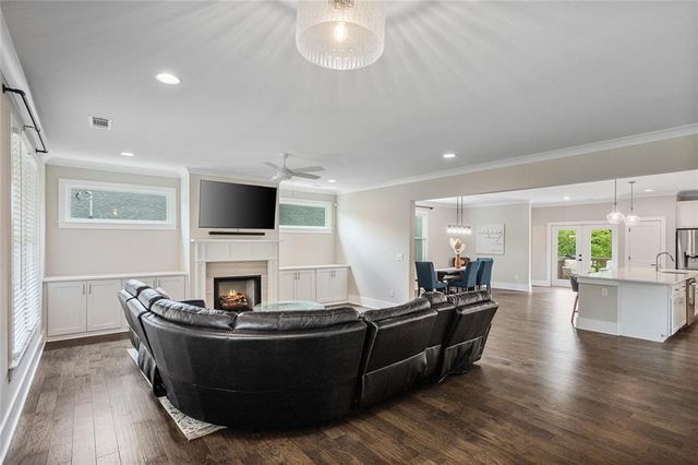 518 Oak Drive, Atlanta, GA 30354