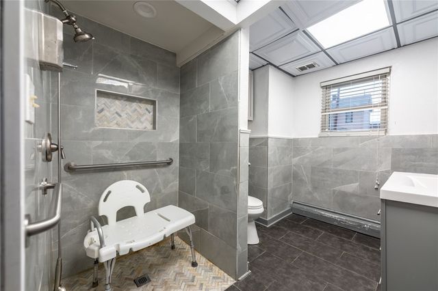 200 Caldwell Ave, Wilmerding, PA 15148