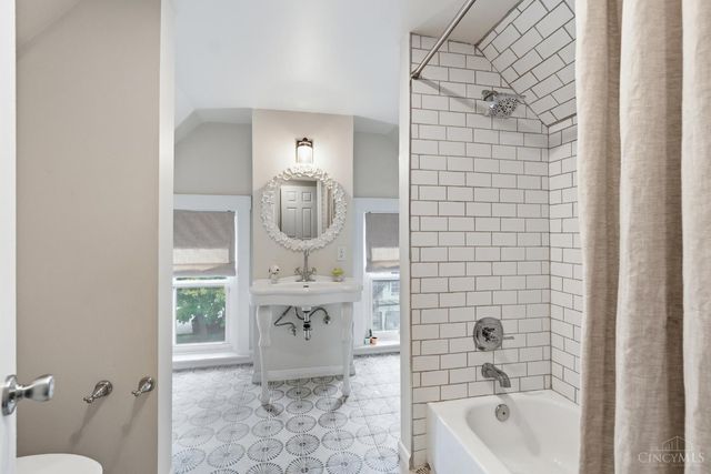 2518 May Street, Cincinnati, OH 45206