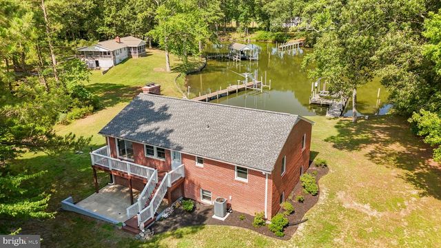 279 HARBOR DR, Reedville, VA 22539