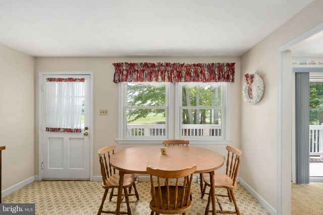 279 HARBOR DR, Reedville, VA 22539