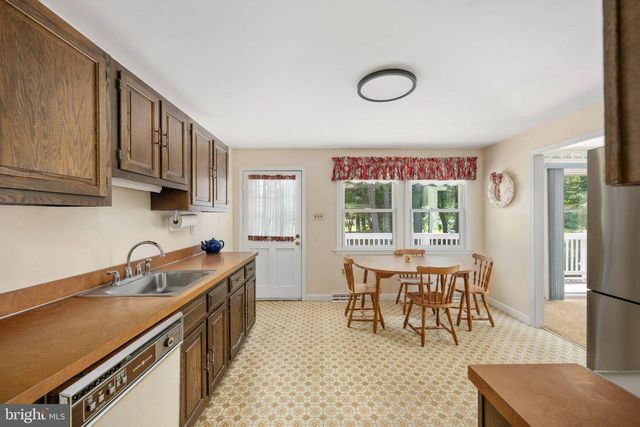 279 HARBOR DR, Reedville, VA 22539
