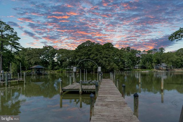279 HARBOR DR, Reedville, VA 22539