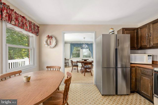 279 HARBOR DR, Reedville, VA 22539