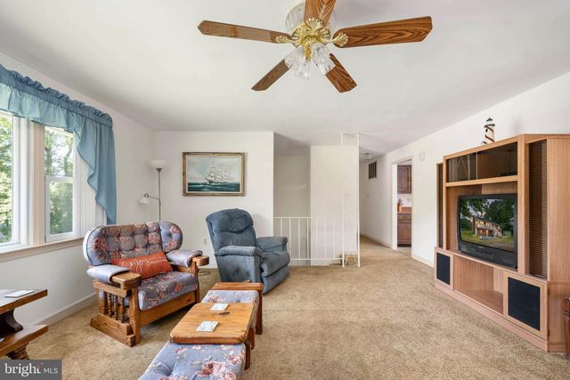 279 HARBOR DR, Reedville, VA 22539