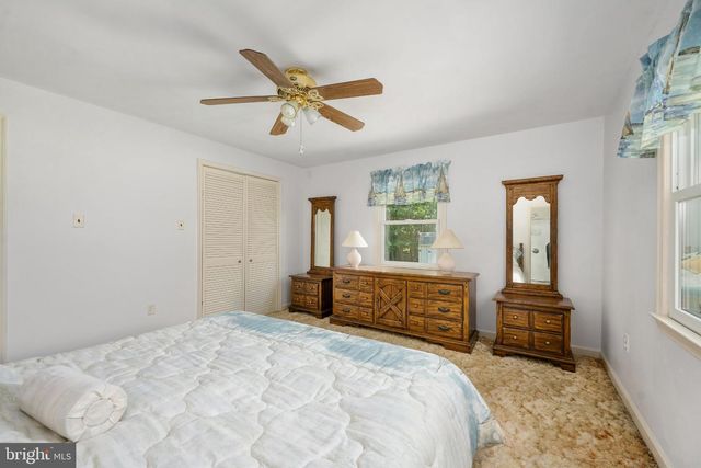 279 HARBOR DR, Reedville, VA 22539