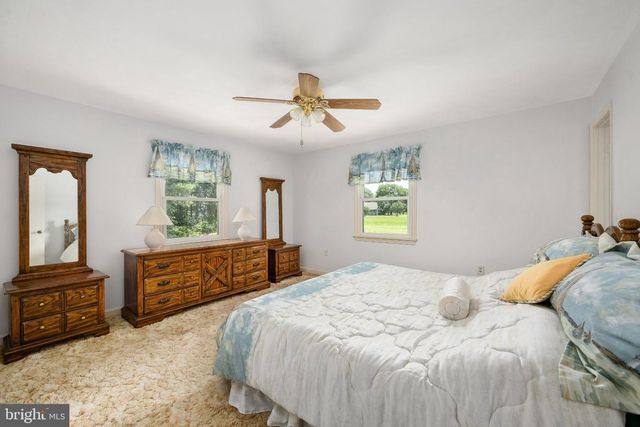 279 HARBOR DR, Reedville, VA 22539