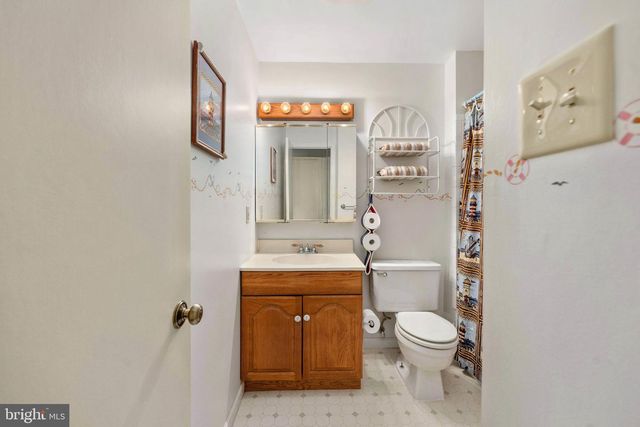 279 HARBOR DR, Reedville, VA 22539