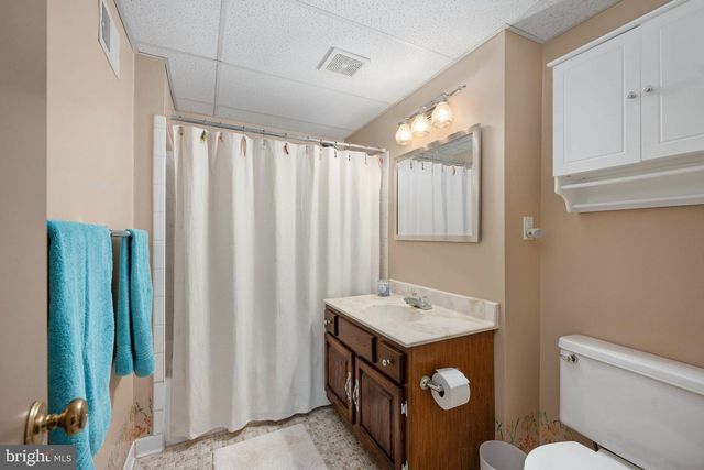 279 HARBOR DR, Reedville, VA 22539