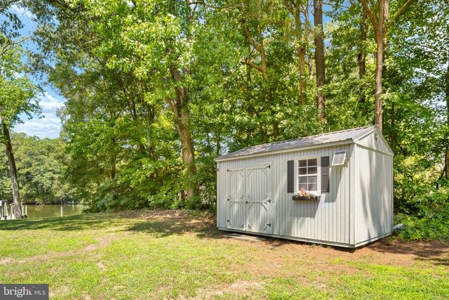 279 HARBOR DR, Reedville, VA 22539