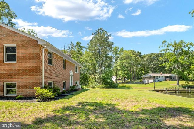279 HARBOR DR, Reedville, VA 22539