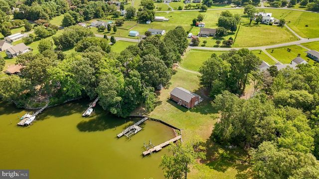 279 HARBOR DR, Reedville, VA 22539