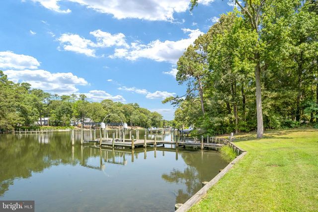 279 HARBOR DR, Reedville, VA 22539