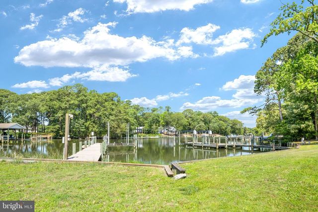 279 HARBOR DR, Reedville, VA 22539