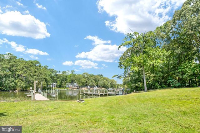 279 HARBOR DR, Reedville, VA 22539